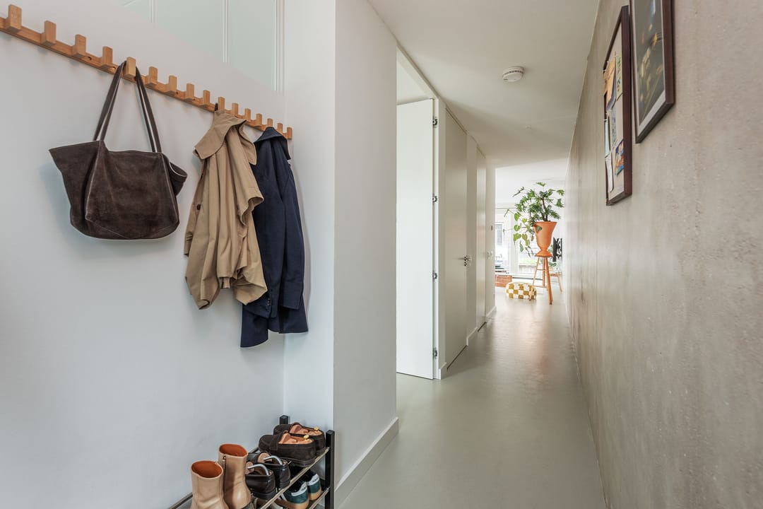 Modern Waterfront Apartment with Private Boat Mooring in Aalsmeer Centrum — 16