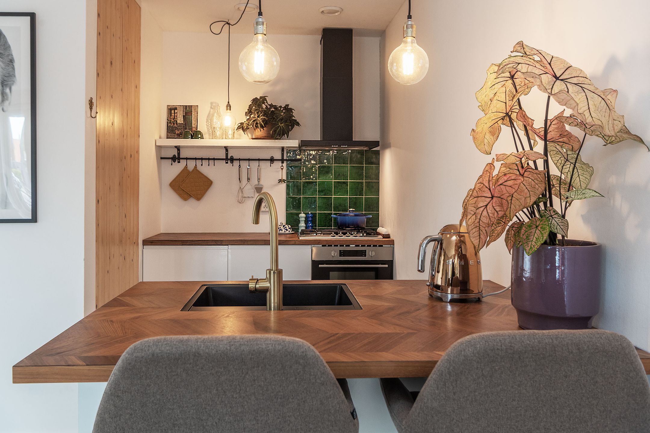 Modern Waterfront Apartment with Private Boat Mooring in Aalsmeer Centrum — 12