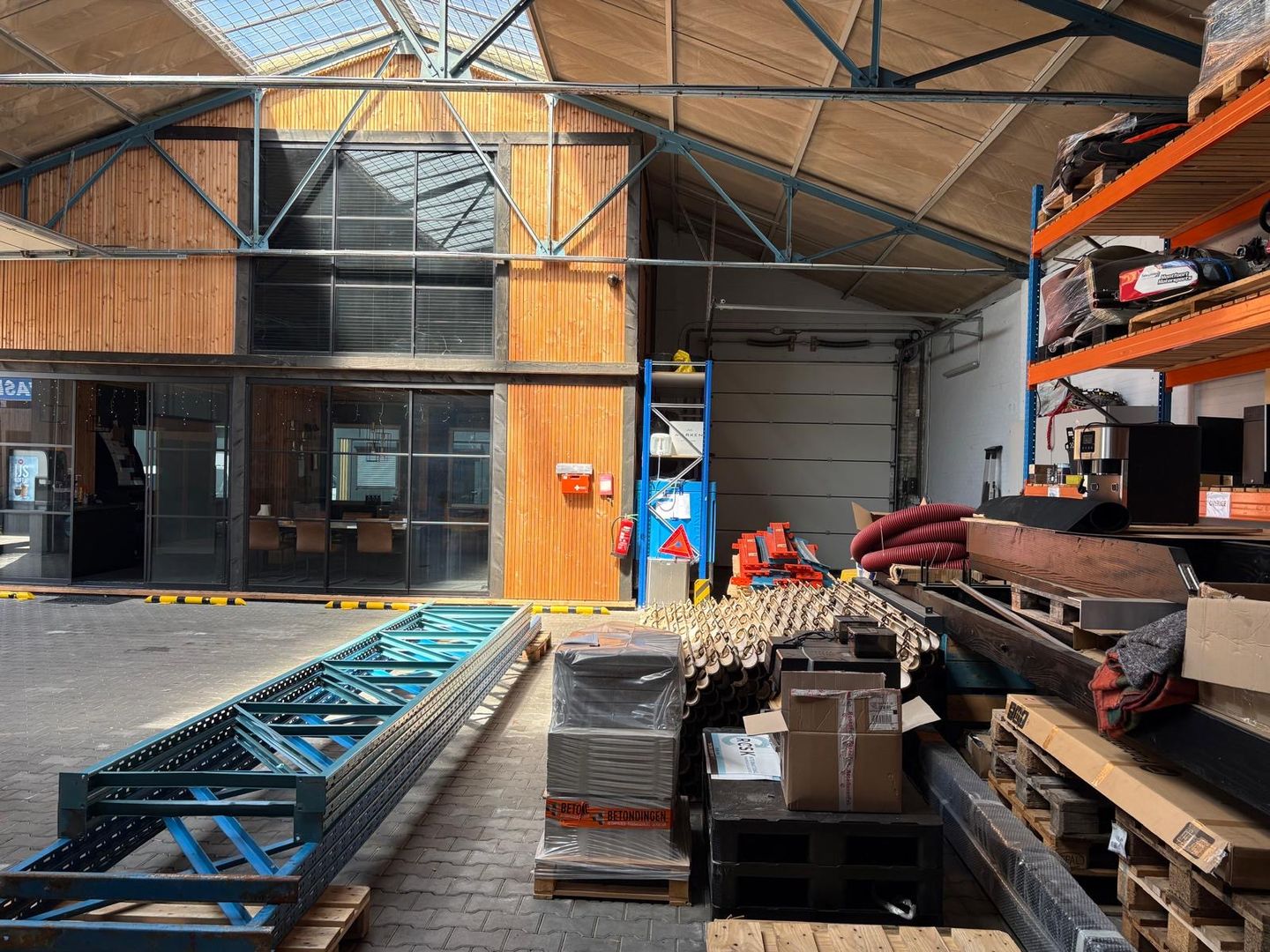 View photo 4 of Industrieweg 10