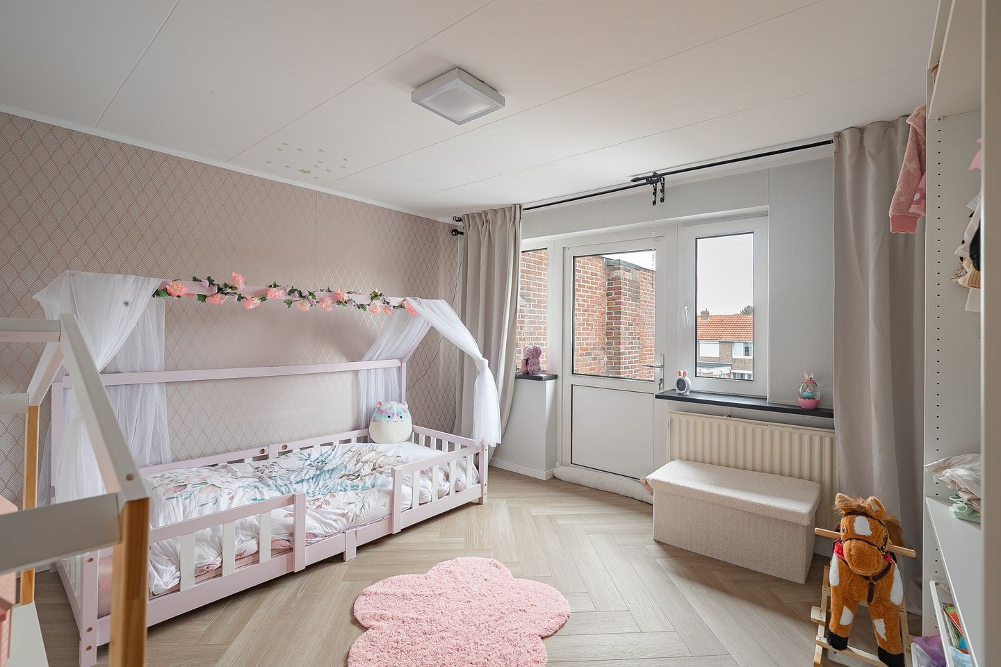Photo 10 of Emmastraat 73