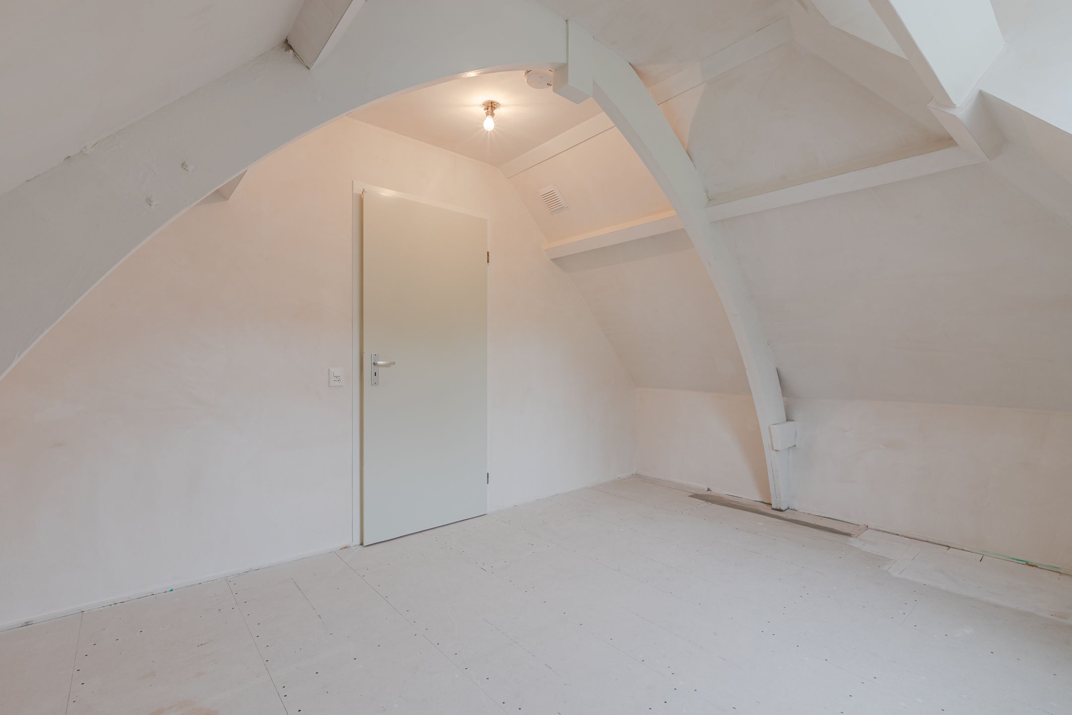 Photo 21 of van Berchenstraat 10-C