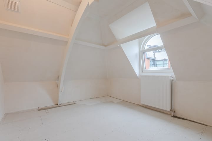 Photo 3 of van Berchenstraat 10-C