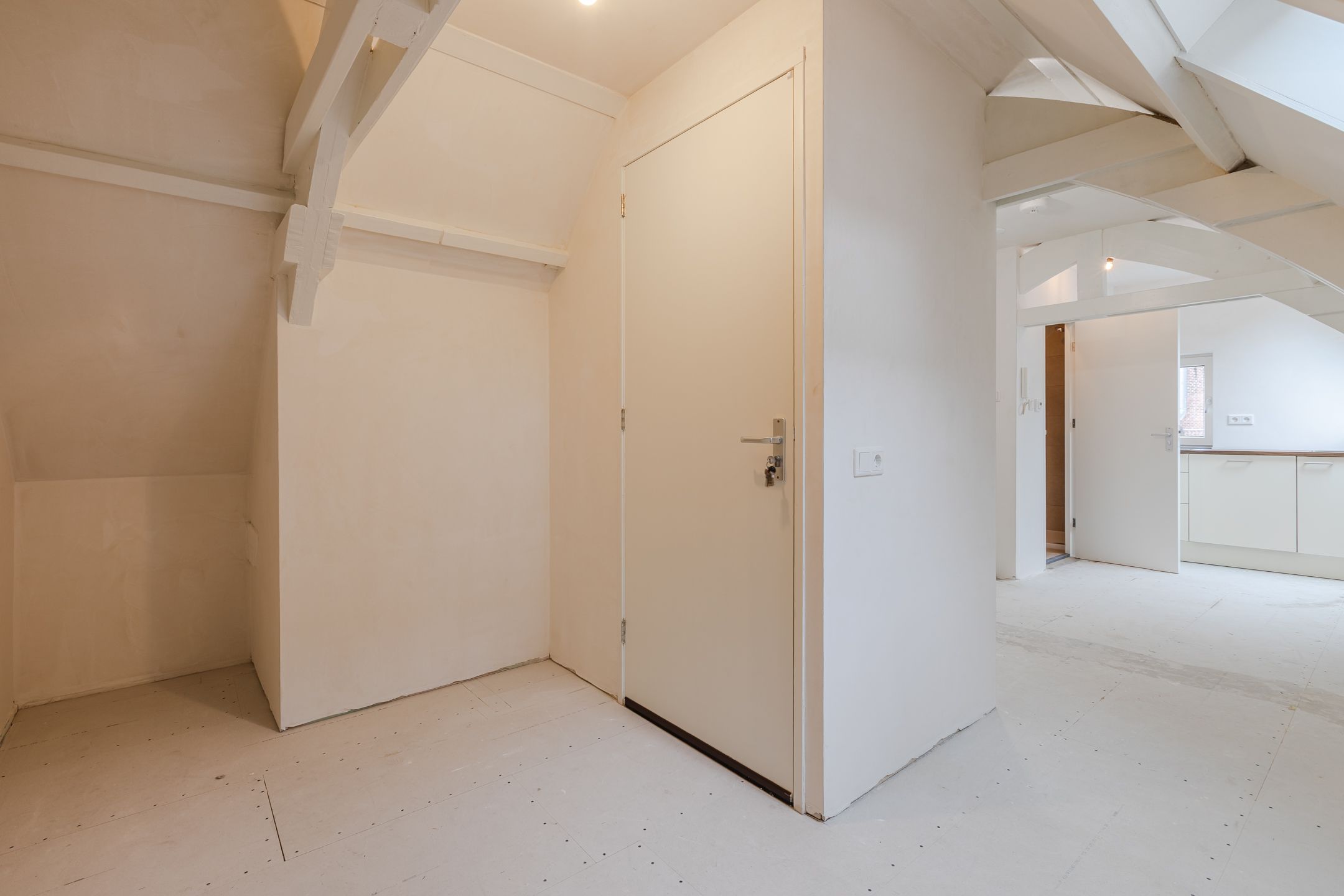 Photo 6 of van Berchenstraat 10-C