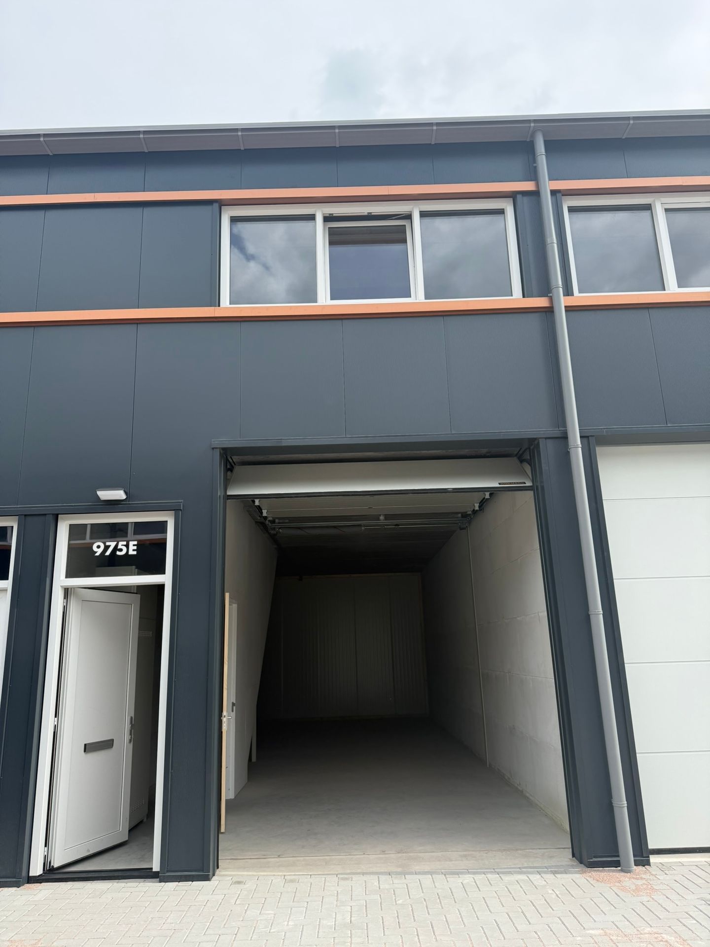 View photo 3 of Schipholweg 975-E