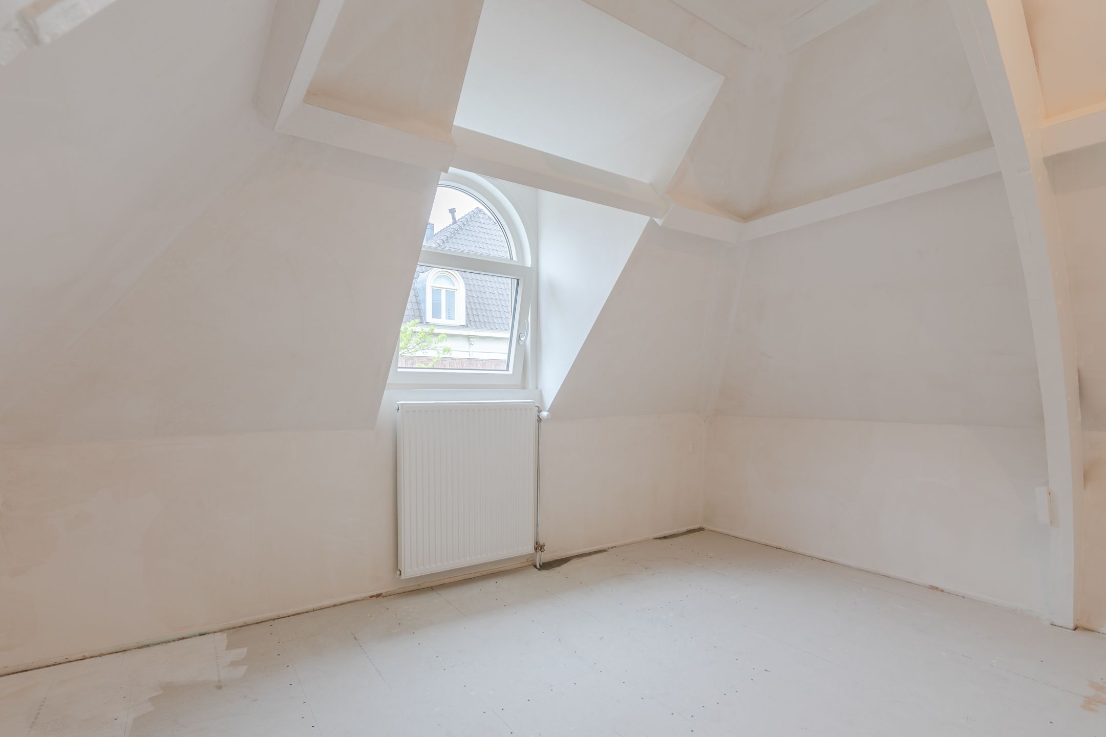 Photo 24 of van Berchenstraat 10-C
