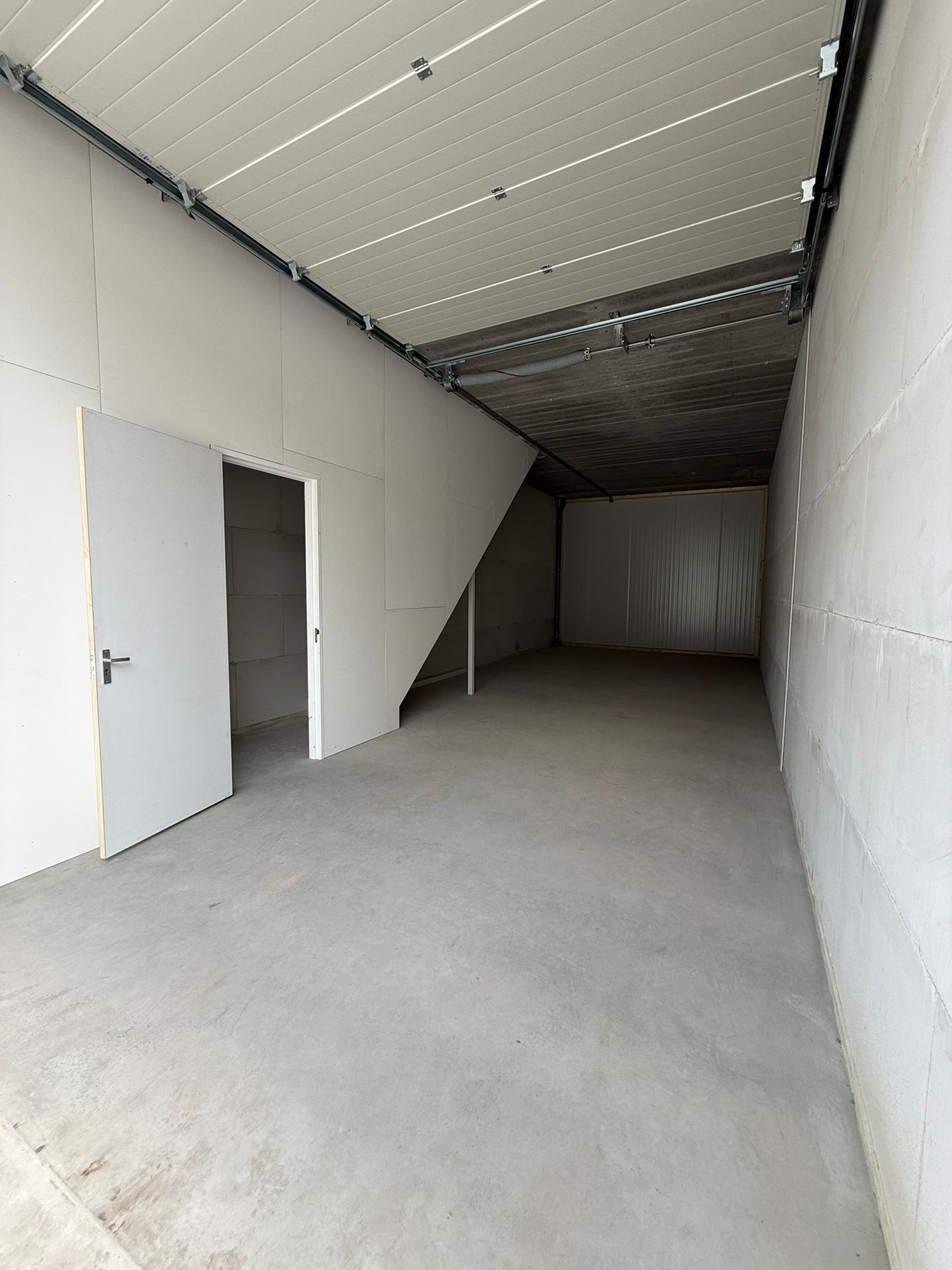 View photo 4 of Schipholweg 975-E