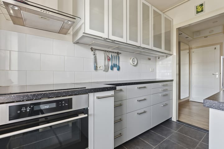 Photo 3 of Peter van Anrooystraat 75