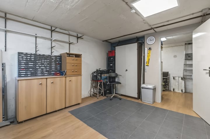 Photo 4 of Peter van Anrooystraat 75