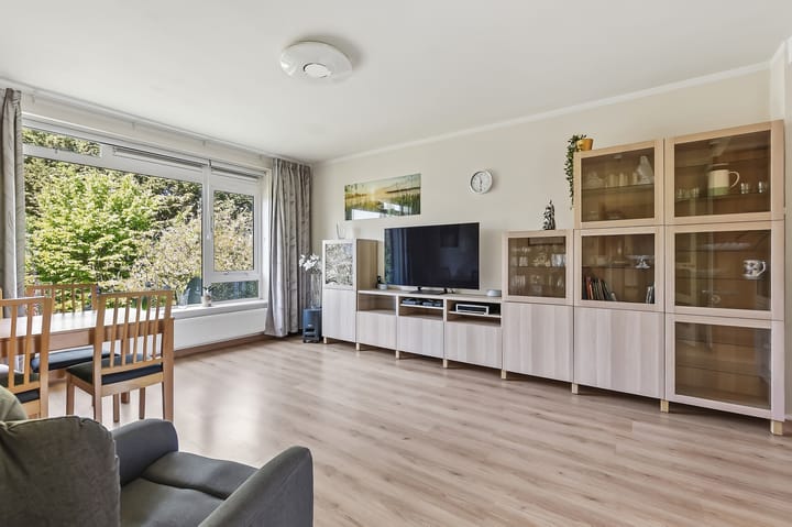 Photo 2 of Peter van Anrooystraat 75