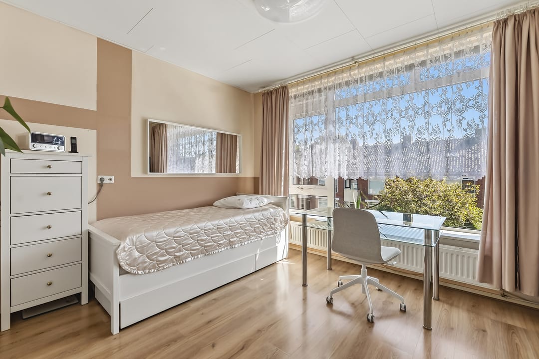 Photo 11 of Peter van Anrooystraat 75