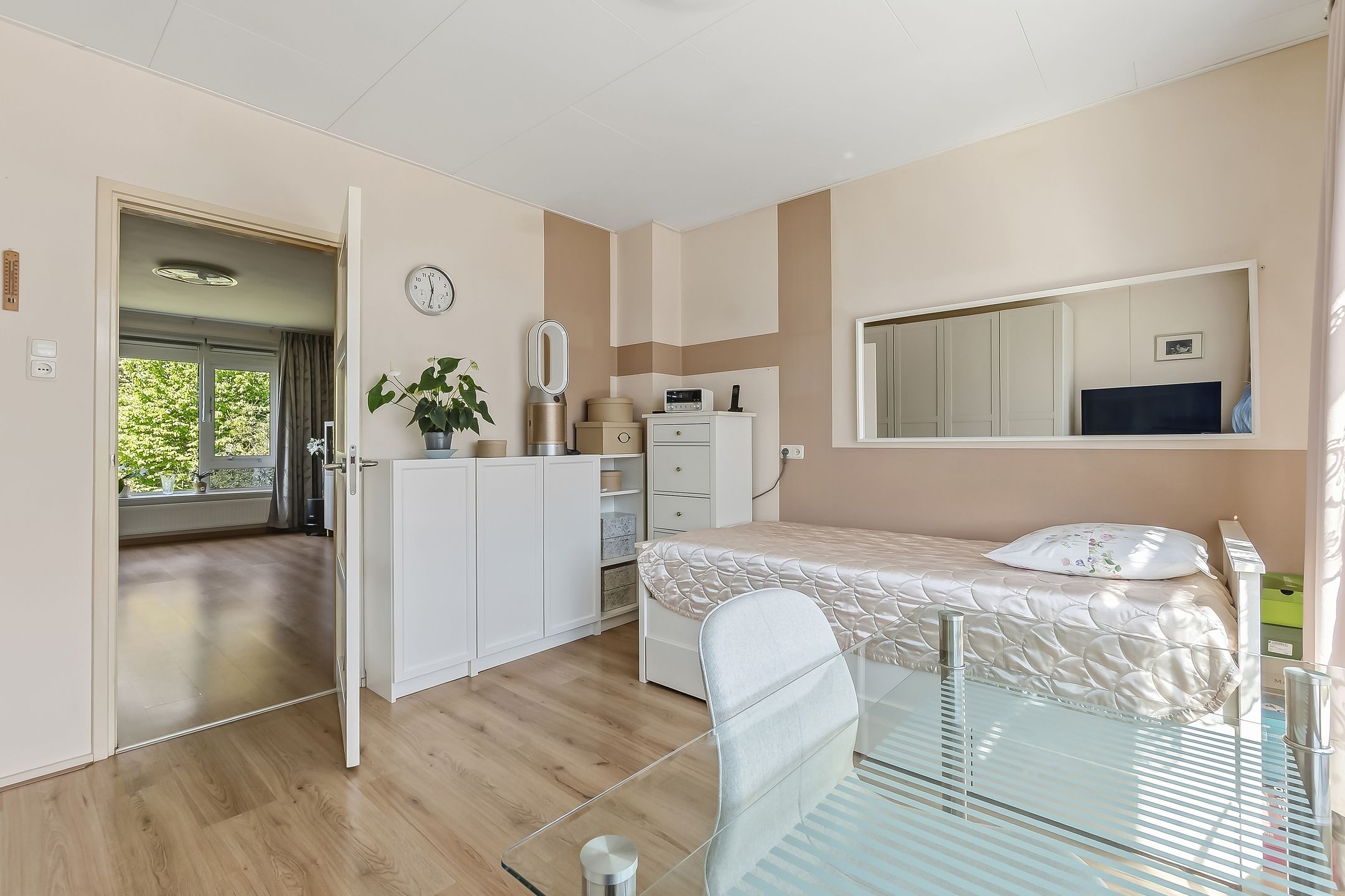 Photo 12 of Peter van Anrooystraat 75