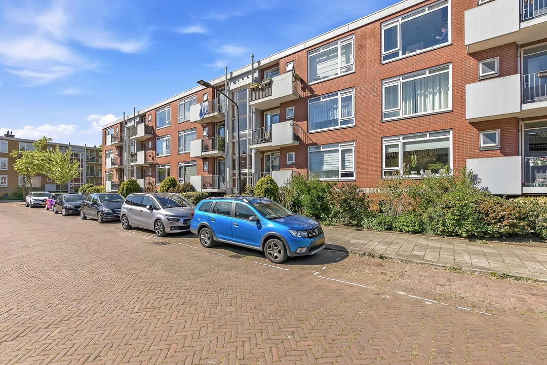 Photo 38 of Peter van Anrooystraat 75