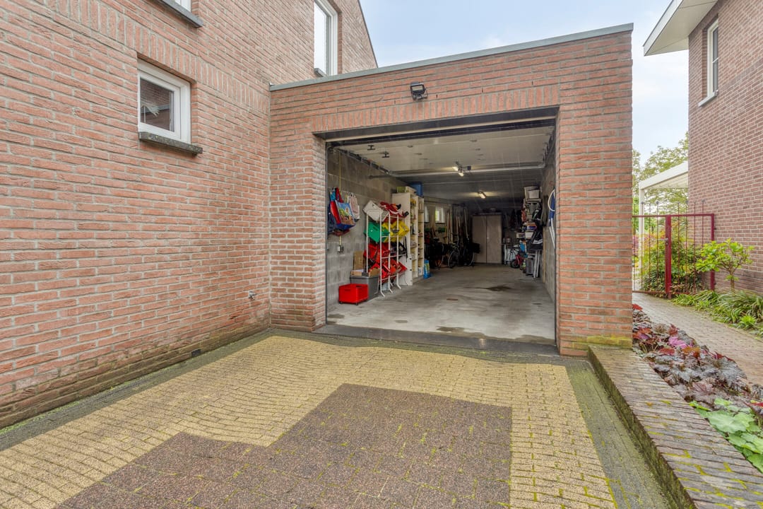 Photo 37 of Pastoor Starmansstraat 14