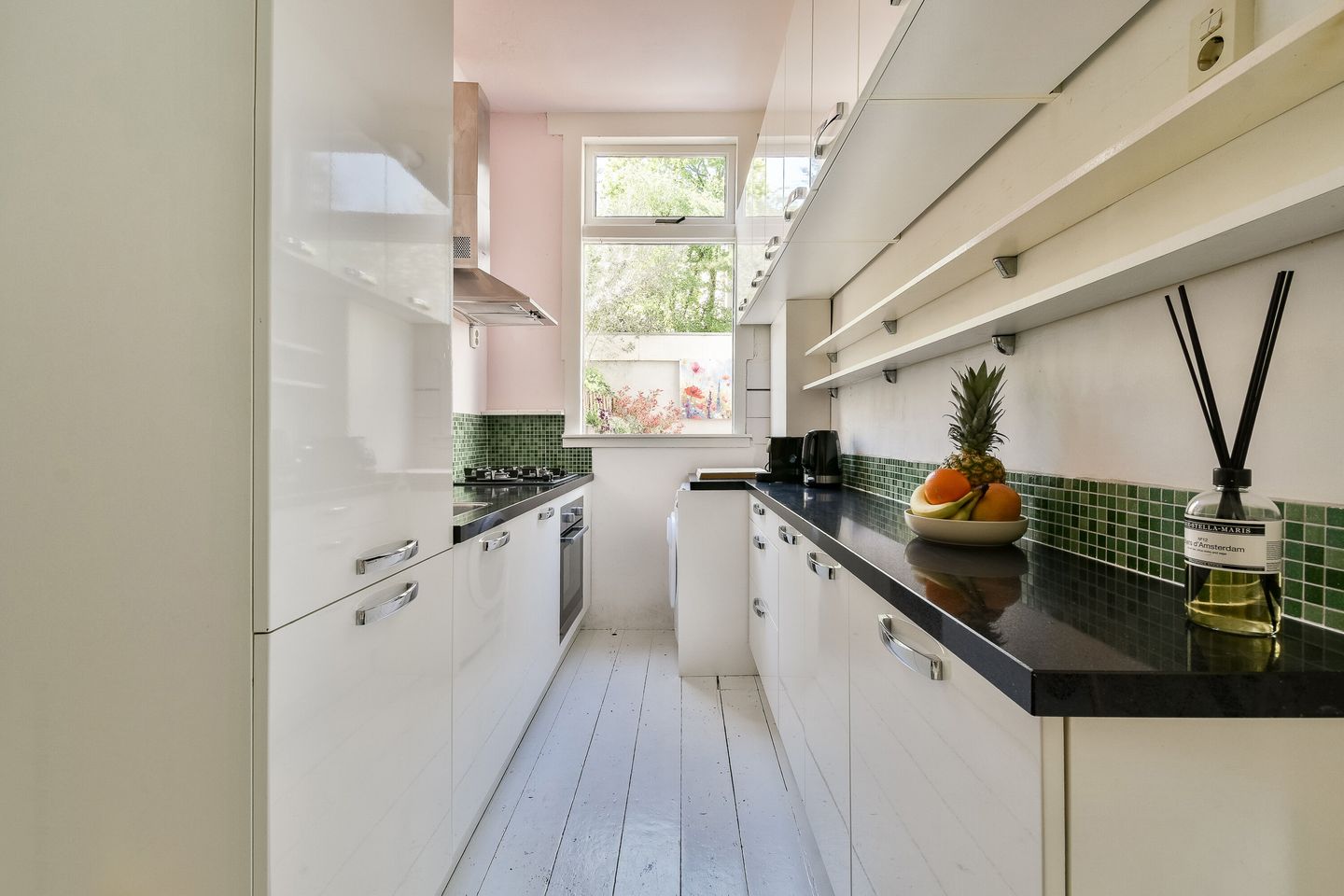 Photo 10 of Bentinckstraat 14-H