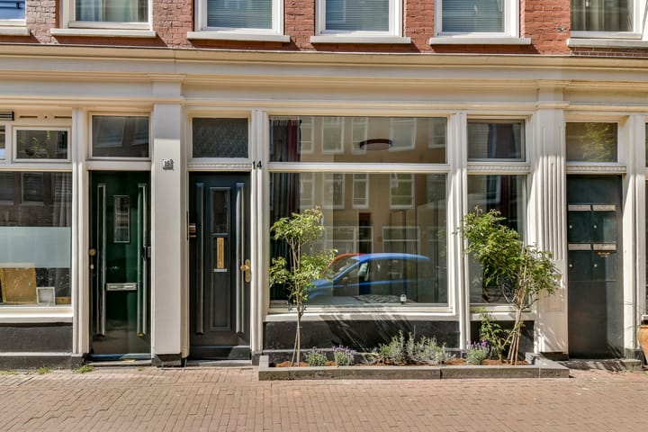 Photo 4 of Bentinckstraat 14-H