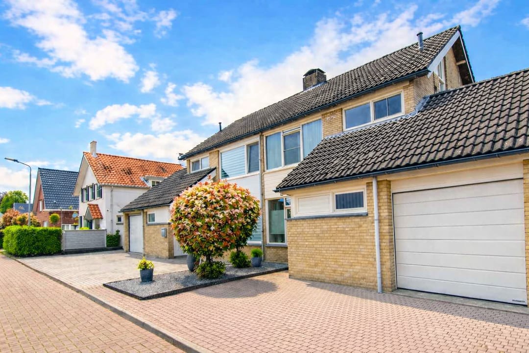 Spacious semi-detached house with four bedrooms and modern kitchen in Putte — 18
