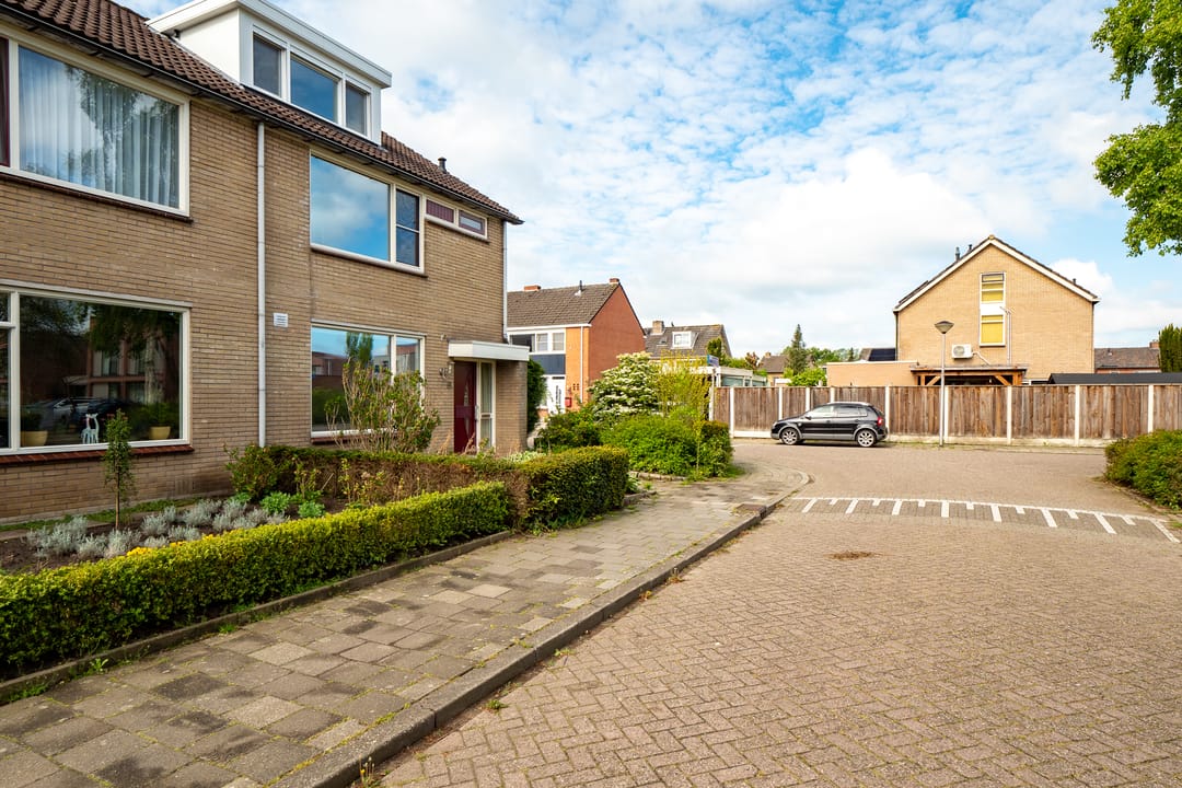 Photo 31 of Trompstraat 2