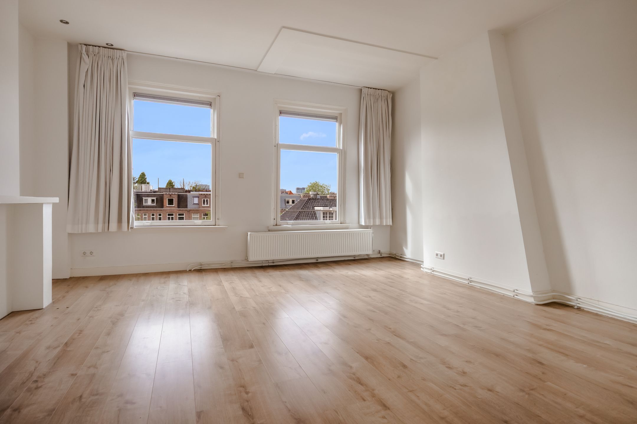 Photo 9 of Van Ostadestraat 14-3