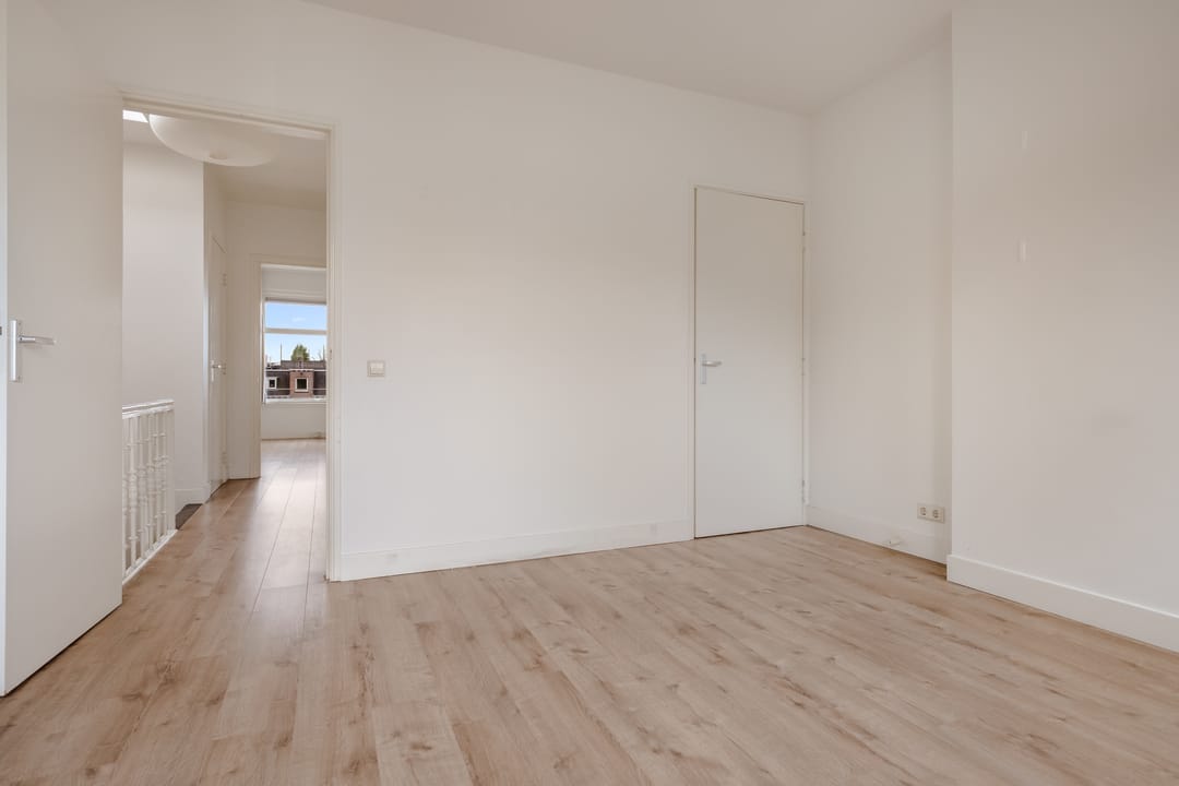 Photo 13 of Van Ostadestraat 14-3