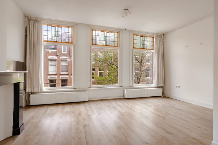 Photo 2 of Van Ostadestraat 14-3