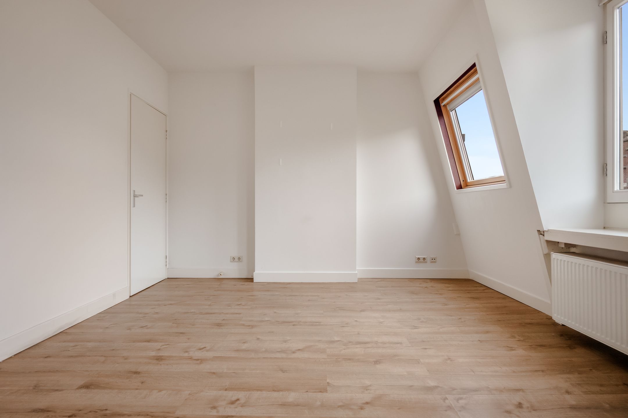 Photo 12 of Van Ostadestraat 14-3