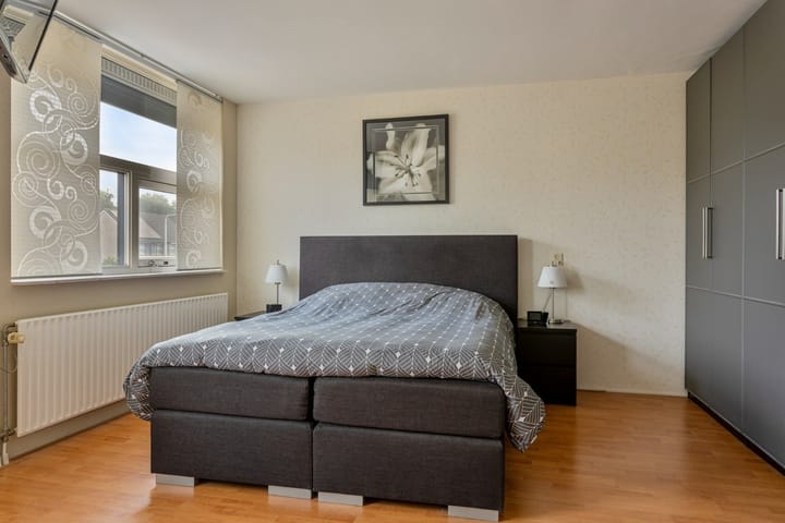 Tussenwoning te koop: Bijsterveldenlaan 180, Tilburg