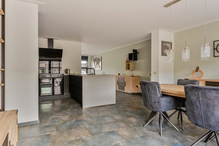 Tussenwoning te koop: Bijsterveldenlaan 180, Tilburg