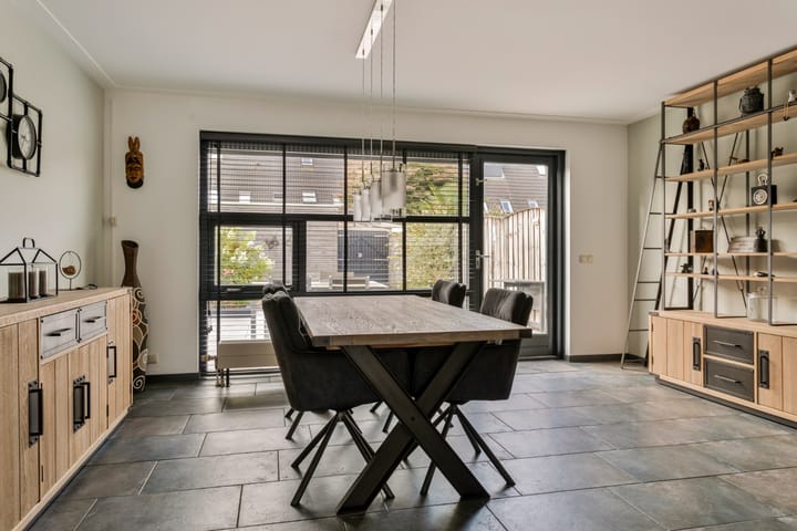Tussenwoning te koop: Bijsterveldenlaan 180, Tilburg