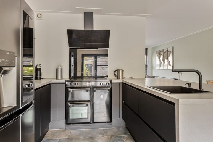 Tussenwoning te koop: Bijsterveldenlaan 180, Tilburg