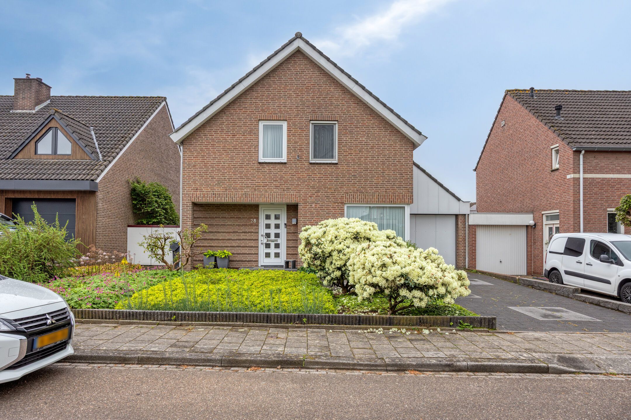 Pastoor Hutschemakersstraat 28 