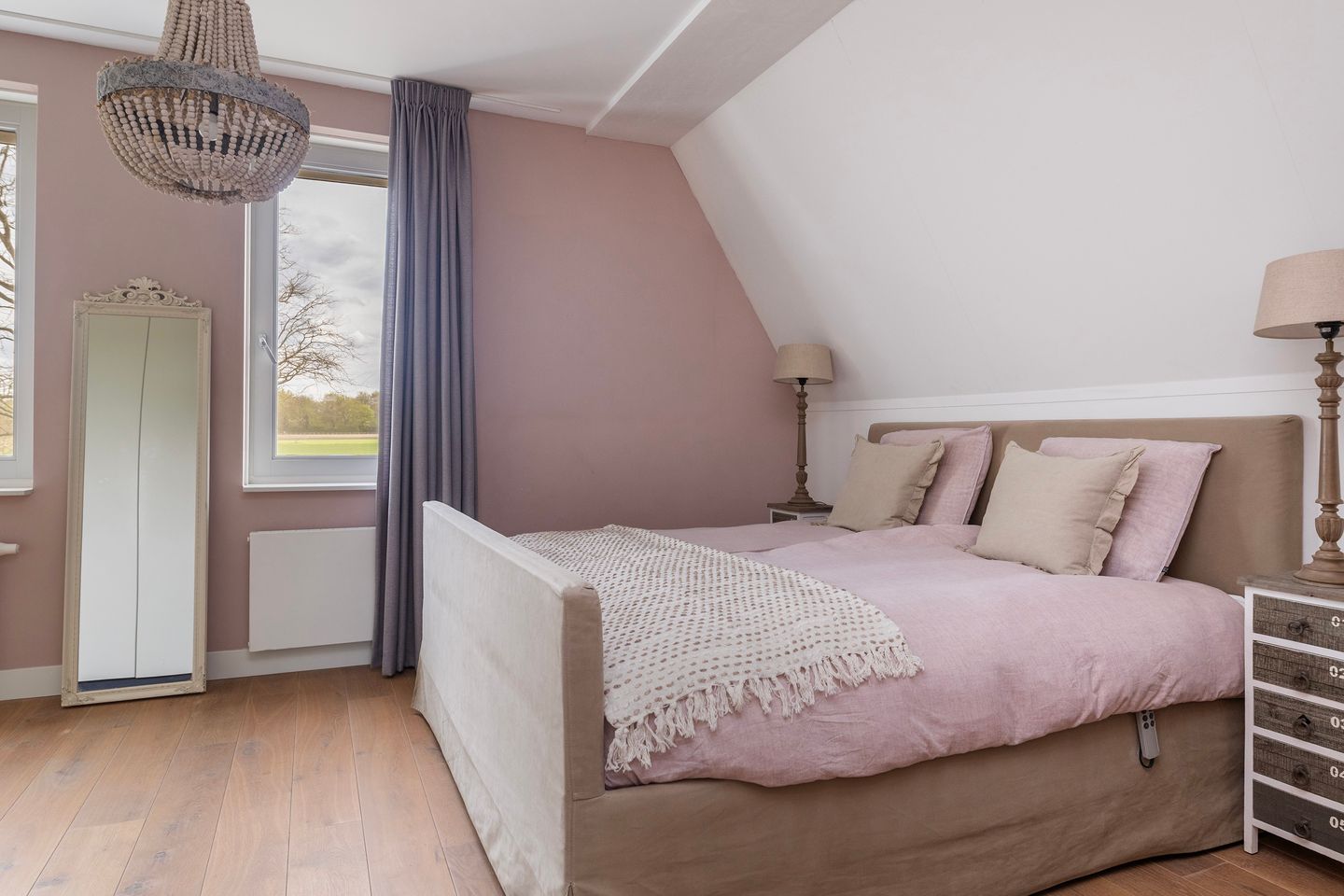 Semi-Detached Home with Panoramic Views of Protected Nature Reserve — 29