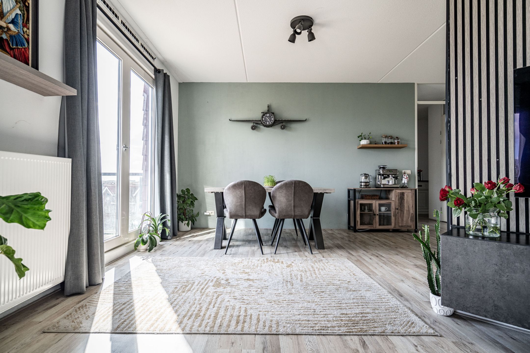 Foto 9 van Nes 75