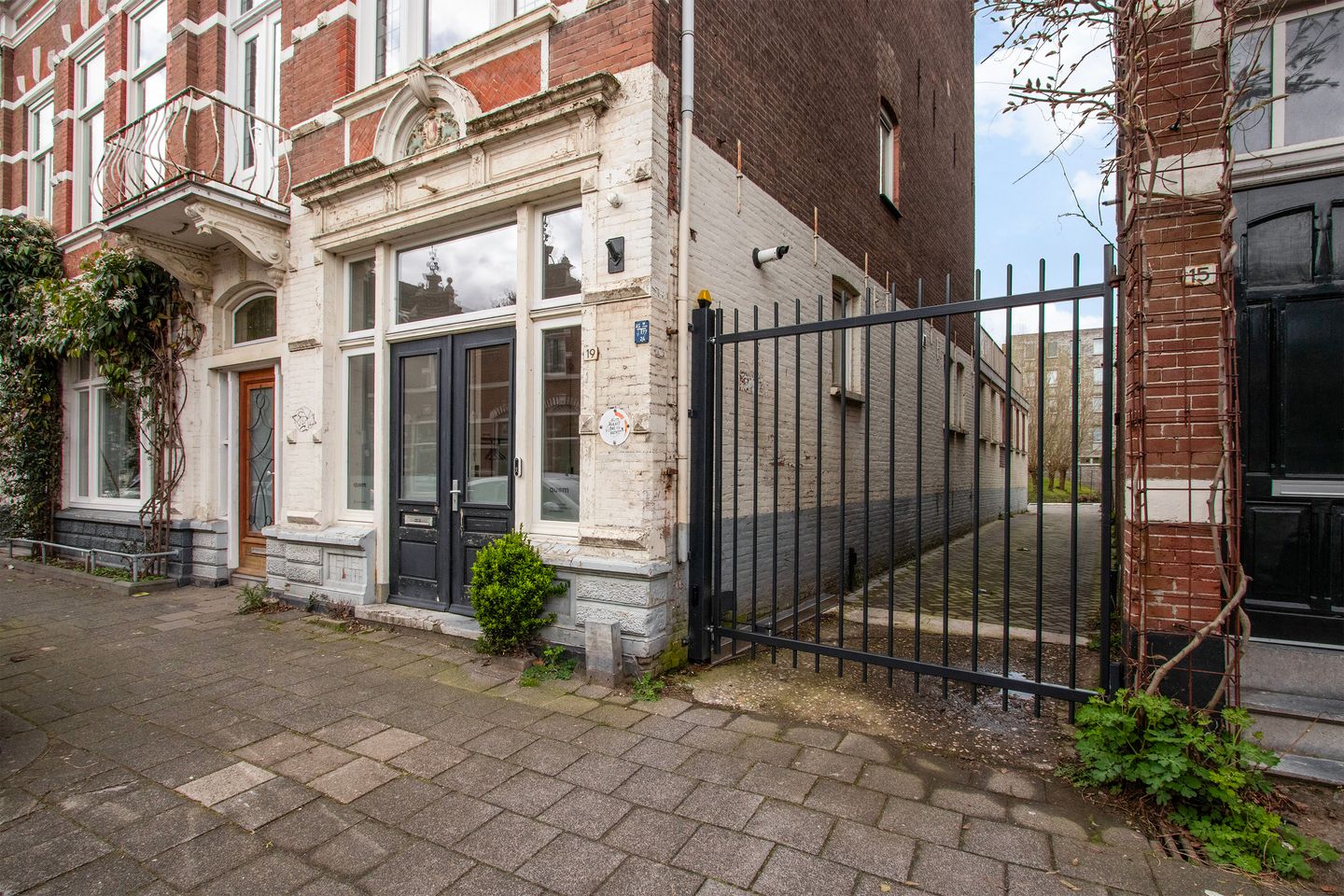 Bekijk foto 3 van Kromhout 19
