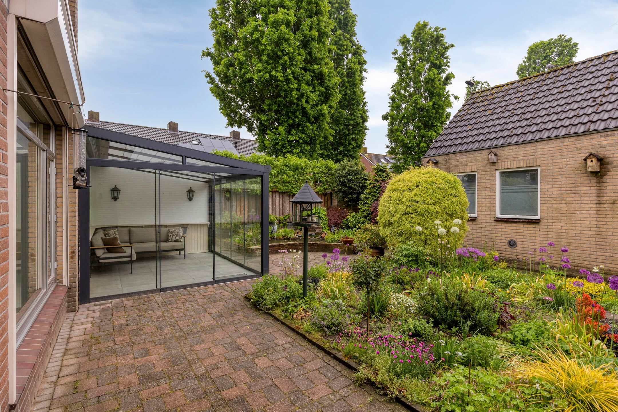 Charming semi-detached family home with modern garden room and detached garage in peaceful Lieshout — 39