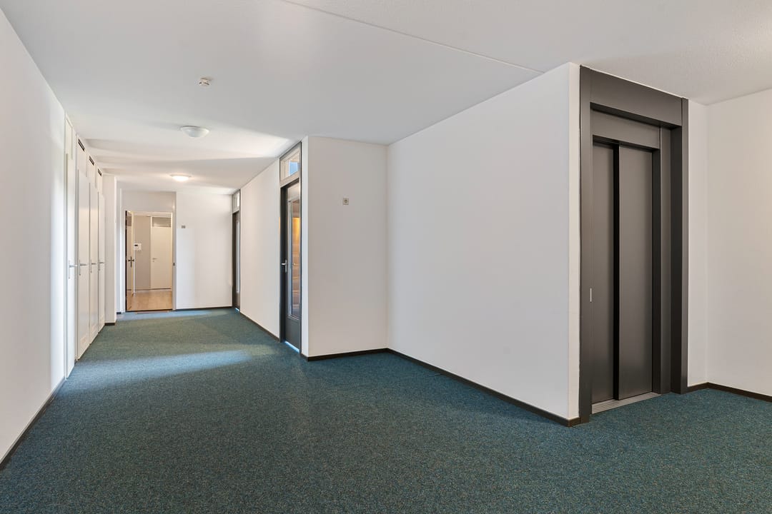 Photo 11 of Weidevogellaan 252