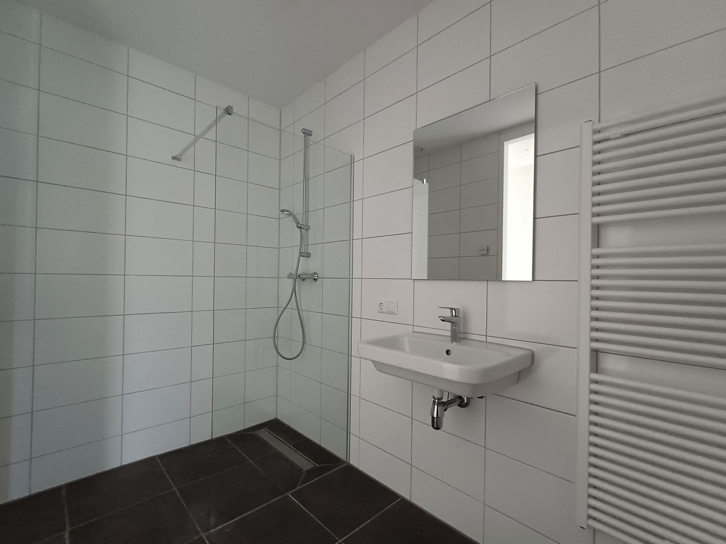 Photo 10 of Binnendongenstraat 4-B