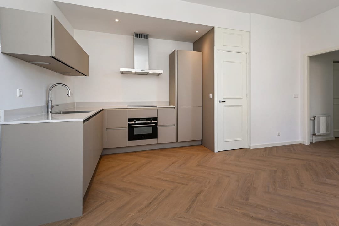 Photo 11 of Van Loostraat 146