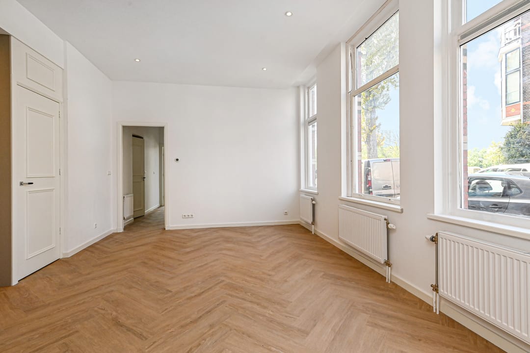 Photo 8 of Van Loostraat 146