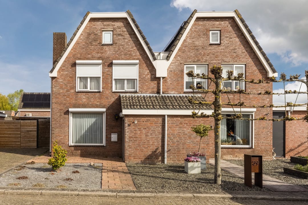 Photo 1 of Koperwiek 37