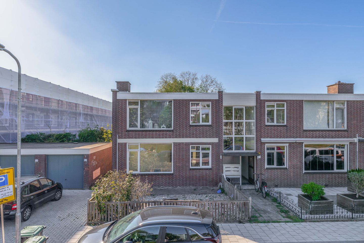 Photo 1 of Warmoeziersstraat 49