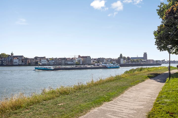 Tussenwoning te koop: Noordpark 12, Zwijndrecht