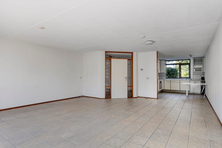 Tussenwoning te koop: Noordpark 12, Zwijndrecht