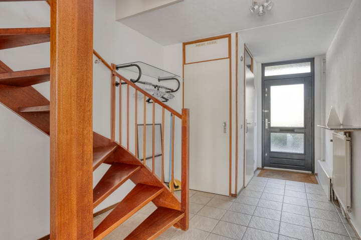 Tussenwoning te koop: Noordpark 12, Zwijndrecht