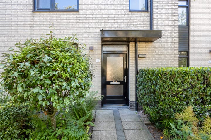 Tussenwoning te koop: Noordpark 12, Zwijndrecht