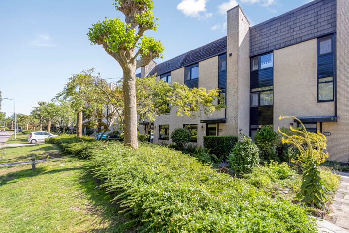 Tussenwoning te koop: Noordpark 12, Zwijndrecht