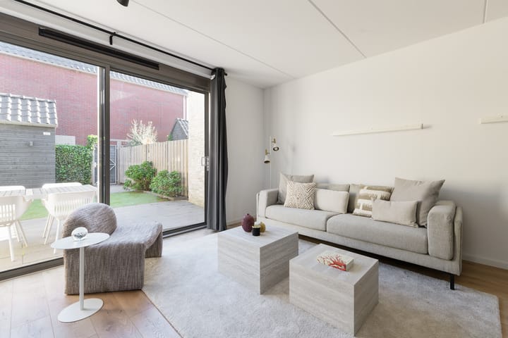 Hoekwoning te koop: De Stelling 18, Muiden