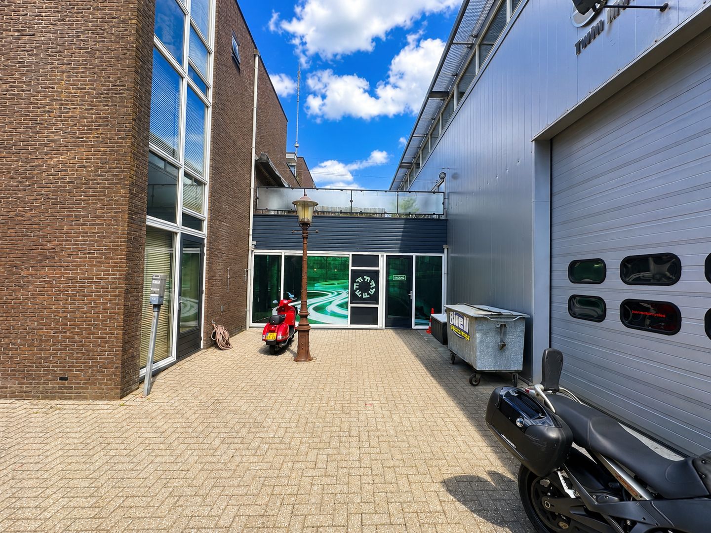 View photo 2 of Edisonweg 44