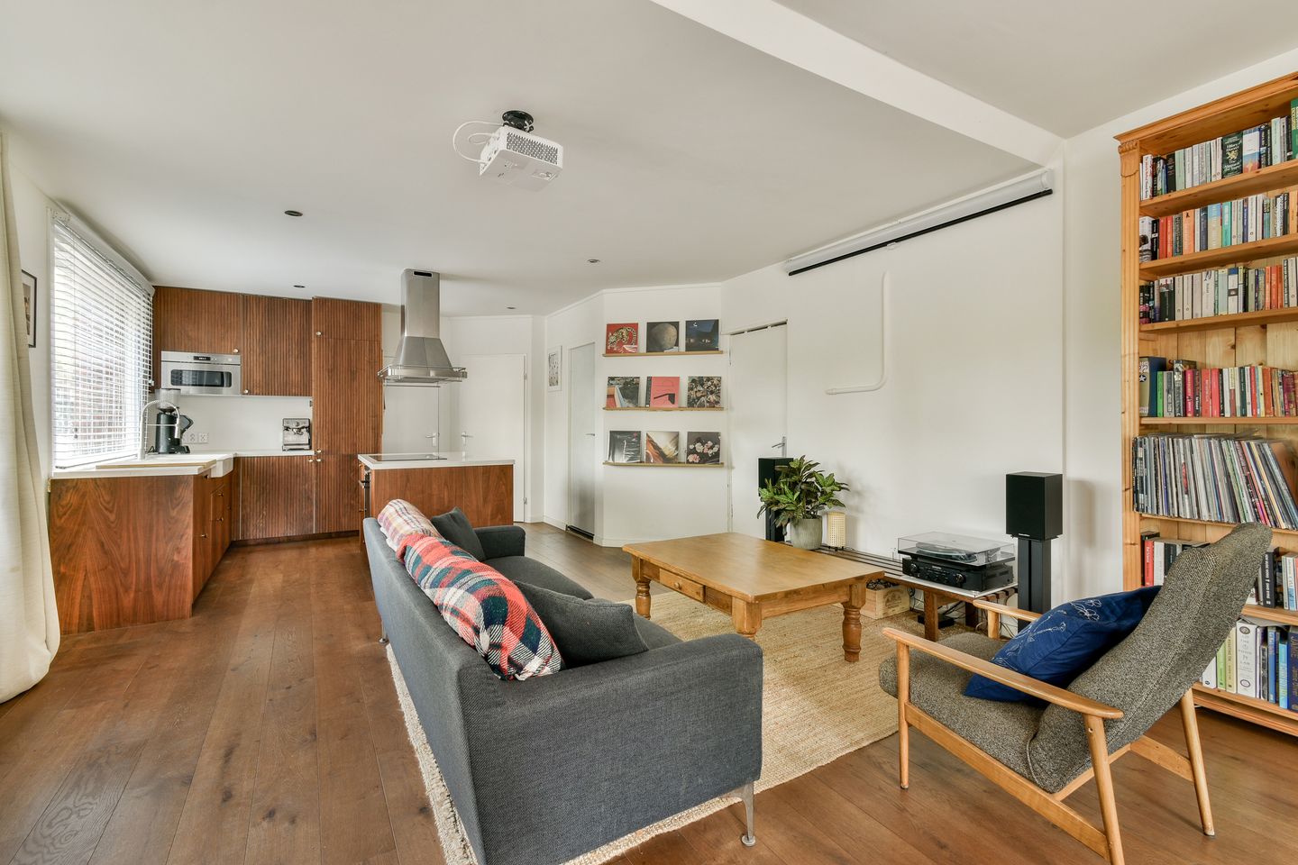 Stylish Ground Floor Apartment with Park Views in De Baarsjes — 10