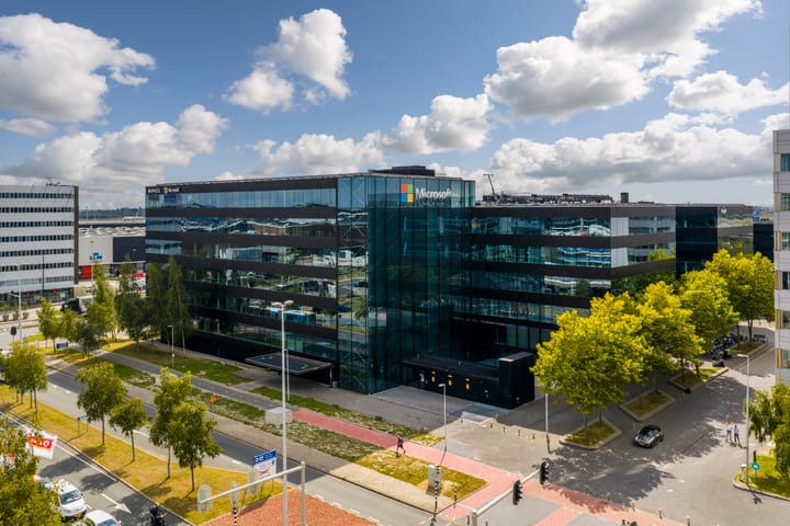 Evert van de Beekstraat 372, Schiphol