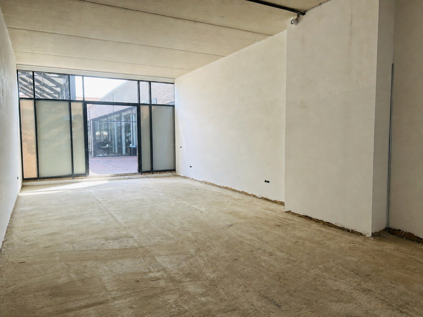 View photo 2 of Plein de Valk